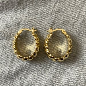 Uncommon James forever hoops in gold